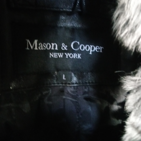 **RARE** LEATHER BOMBER JACKET W/ CHINCHILLA COLLAR - Picture 3 of 3